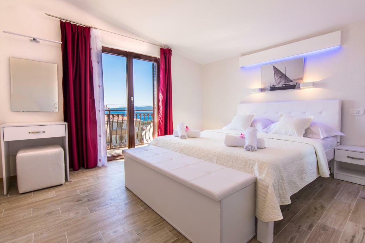 Apartments Family Roso Promajna Exterior foto